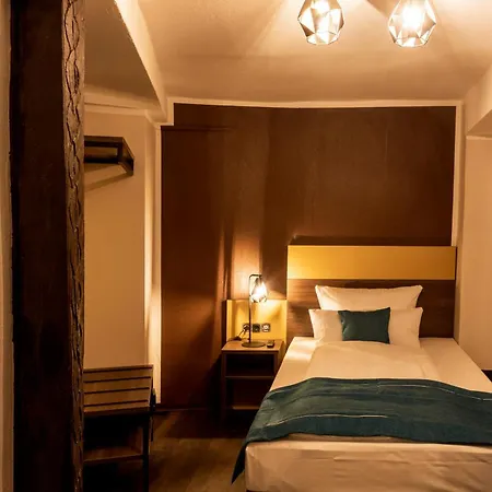 Trip Sachsenhausen 4* フランクフルト