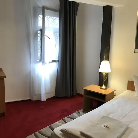 Trip Sachsenhausen 4* Frankfurt nad Mohanem